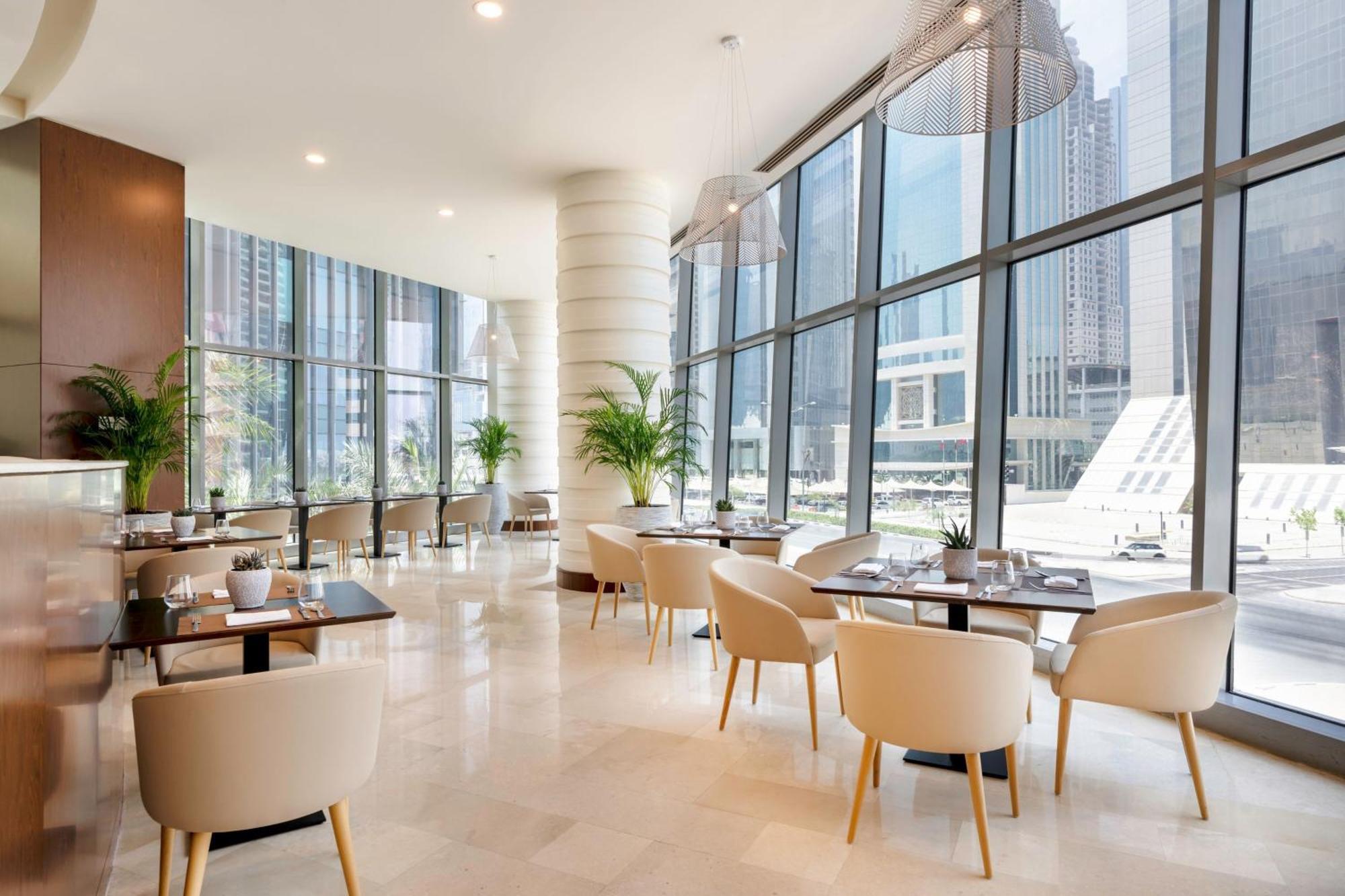 Le Meridien City Center Doha Exterior photo