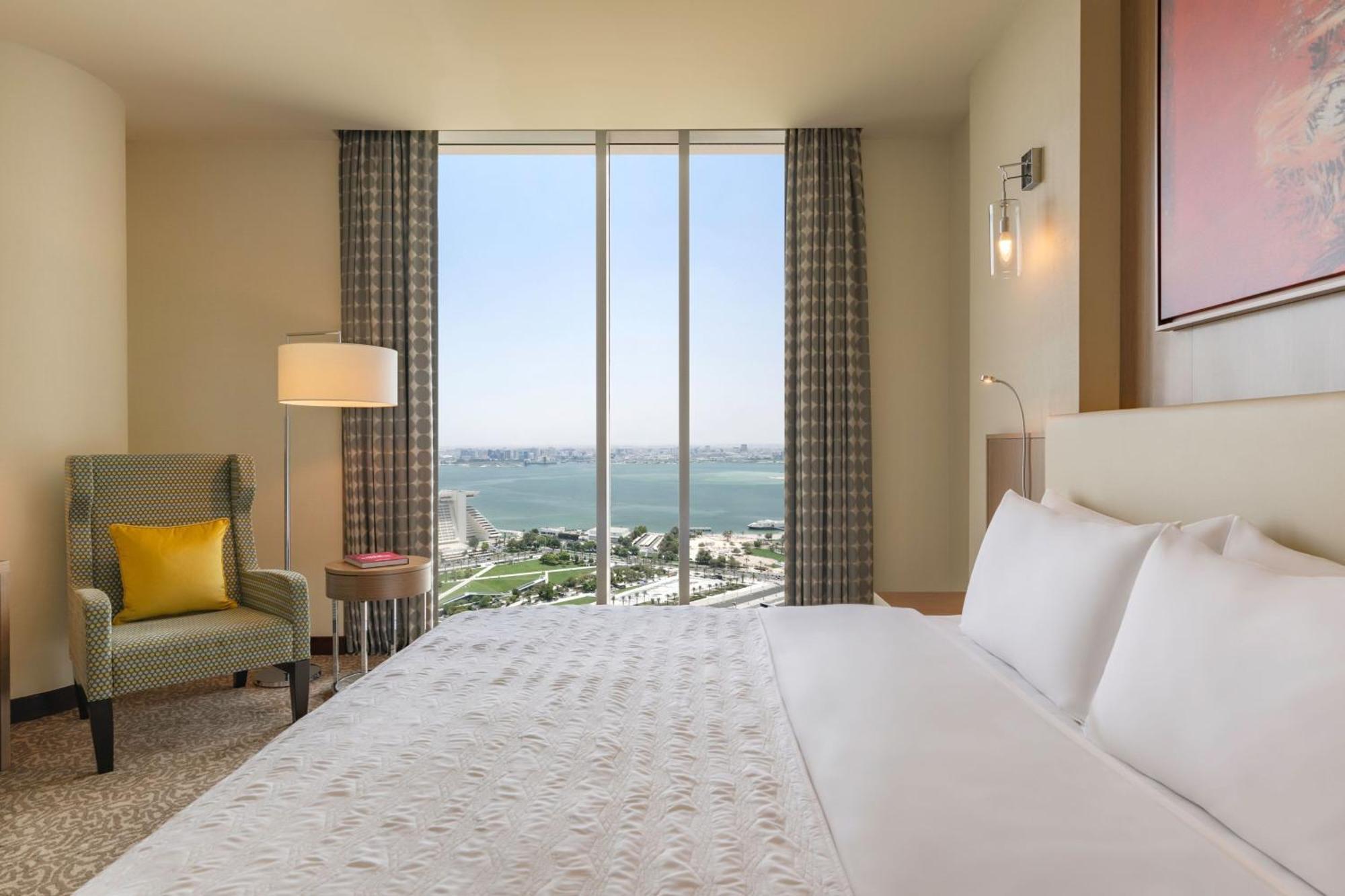 Le Meridien City Center Doha Exterior photo